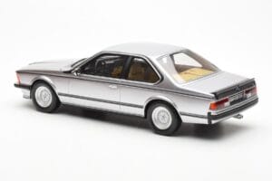 BMW 635 CSi E24 Strieborný Otto 1:18 OT313 Živica – obrázok 5 z 6