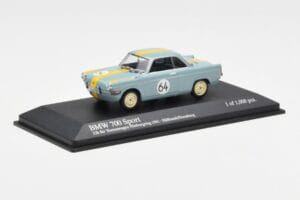 BMW 700 Sport #64 Hulbusch / Stausberg 12 Hours of Nurburgring 1961 Minichamps 1:43 400612364 Kov – obrázok 2 z 4
