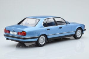 BMW 7 Series E32 730i Modrý MCG 1:18 MCG18160 Kov – obrázok 2 z 5