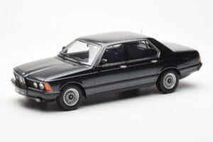 BMW 733i E23 Čierny Metallic KK-Scale 1:18 KKDC180101