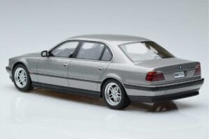 BMW 7 Series E38 750iL Otto 1:18 OT952 Živica – obrázok 5 z 6