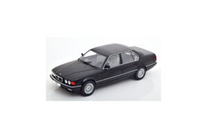 BMW 750i E32 Čierny MCG 1:18