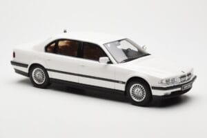 BMW 750iL E38 Asia Exclusive Biely Otto 1:18 OT836 Živica – obrázok 4 z 6