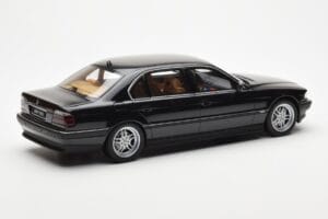 BMW 750iL E38 Čierny Otto 1:18 OT609 Živica – obrázok 2 z 6