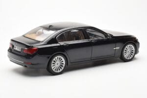 BMW 750Li F02 Facelift Carbon Čierny Kyosho 1:18 08784BK Kov – obrázok 3 z 8