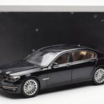 BMW 750Li F02 Facelift Carbon Čierny Kyosho 1:18 - image 8 of 8