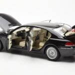 BMW 760Li E66 Čierny Kyosho 1:18 - image 5 of 9