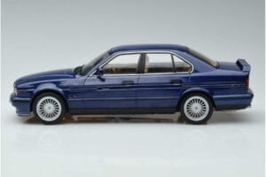 BMW Alpina B10 4.6 E34 Modrý MCG 1:18 MCG18230 Kov – obrázok 3 z 6