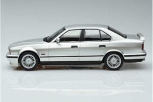 BMW Alpina B10 4.6 E34 Strieborný MCG 1:18 MCG18231 Kov – obrázok 3 z 5
