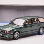 BMW Alpina B10 E34 Touring Tmavo Zelený MCG 1:18 - image 6 of 6