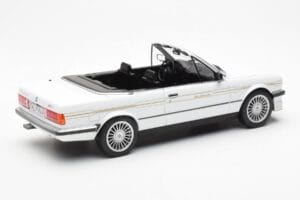 BMW Alpina C2 2.7 E30 Kabriolet Biely MCG 1:18 MCG18383 Kov – obrázok 2 z 6