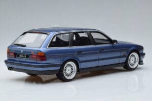 BMW Alpina B10 E34 4.0 Touring Modrý Otto 1:18 OT944 Živica – obrázok 2 z 6