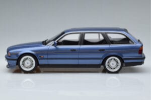 BMW Alpina B10 E34 4.0 Touring Modrý Otto 1:18 OT944 Živica – obrázok 3 z 6