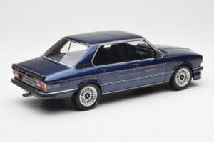 BMW Alpina B7S E12 Turbo Dark Sapphire Modrá Metalická Otto 1:18 OT640 Živica – obrázok 2 z 6