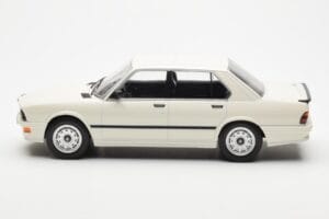 BMW M535i E28 Biely Norev 1:18 183260 Kov – obrázok 3 z 6