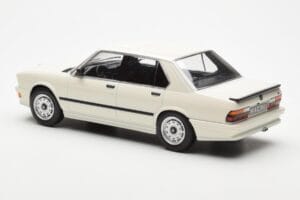BMW M535i E28 Biely Norev 1:18 183260 Kov – obrázok 5 z 6