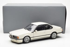 BMW M635 CSi E24 Biely Dealer Edition AUTOart 1:18 80430145829 Kov – obrázok 8 z 8