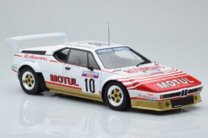 BMW M1 Motul #10 B. Darniche / A. Mahe Rally Tour de Corse 1982 IXO 1:18 18RMC114 Kov – obrázok 4 z 6