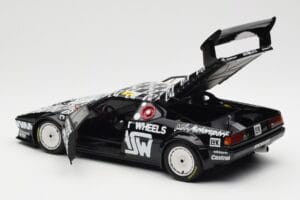 BMW M1 #111 Team MK Motorsport J-L. Witmeur / Krankenberg / Libert 24 Hours of Le Mans 1986 Minichamps 1:18 180862911 Kov – obrázok 5 z 8