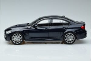 BMW M3 F80 Competition Modrý Norev 1:18 183236 Kov – obrázok 4 z 7