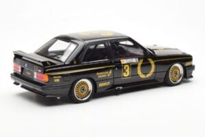 BMW M3 E30 #3 J. Richards Austrian Airlines ATCC 1987 AUTOart 1:18 88745 Kov – obrázok 3 z 8