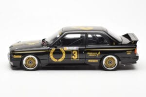 BMW M3 E30 #3 J. Richards Austrian Airlines ATCC 1987 AUTOart 1:18 88745 Kov – obrázok 4 z 8