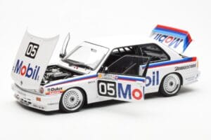 BMW M3 E30 #5 P. Brock Mobil ATCC 1988 AUTOart 1:18 88845 Kov – obrázok 2 z 8
