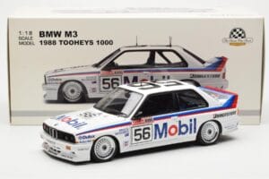 BMW M3 E30 #56 P. Brock / J. Richards Mobil Bathurst 1000 1988 AUTOart 1:18 88847 Kov – obrázok 9 z 9