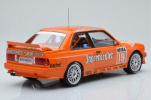 BMW M3 E30 Jagermeister #19 A. Hahne DTM Nurburgring 1992 IXO 1:18 18RMC082A Kov – obrázok 2 z 6