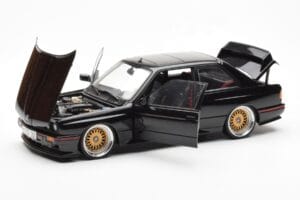BMW M3 E30 Sport Evolution Čierny Custom Wheels AUTOart 1:18 70562 Kov – obrázok 2 z 8