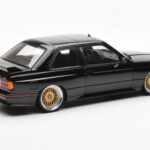 BMW M3 E30 Sport Evolution Čierny Custom Wheels AUTOart 1:18 - image 3 of 8