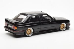 BMW M3 E30 Sport Evolution Čierny Custom Wheels AUTOart 1:18 70562 Kov – obrázok 3 z 8