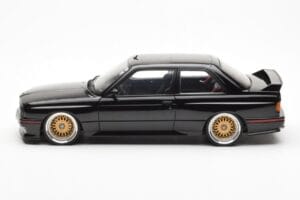 BMW M3 E30 Sport Evolution Čierny Custom Wheels AUTOart 1:18 70562 Kov – obrázok 4 z 8