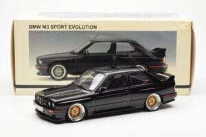 BMW M3 E30 Sport Evolution Čierny Custom Wheels AUTOart 1:18 70562 Kov – obrázok 8 z 8