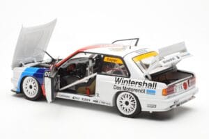 BMW M3 E30 #11 S. Soper Warsteiner DTM 1991 AUTOart 1:18 89146 Kov – obrázok 5 z 8