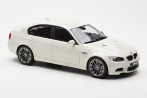 BMW M3 E90 Sedan Biely GT Spirit 1:18 GT053 Živica – obrázok 4 z 6