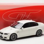 BMW M3 E90 Sedan Biely GT Spirit 1:18 - image 6 of 6