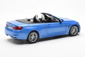 BMW M4 F83 Kabriolet Yas Marina Modrý Paragon 1:18 80432339612 Kov – obrázok 3 z 8