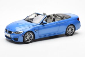BMW M4 F83 Kabriolet Yas Marina Modrý Paragon 1:18