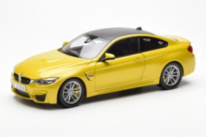 BMW M4 F82 Austin Žltý Metallic Paragon 1:18
