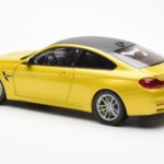BMW M4 F82 Austin Žltý Metallic Paragon 1:18 - image 7 of 8