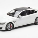BMW M4 F82 Frozen Brilliant Biely Paragon 1:18 PA-97101