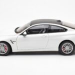 BMW M4 F82 Frozen Brilliant Biely Paragon 1:18 PA-97101 - image 4 of 8