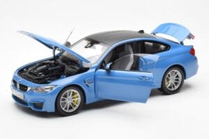 BMW M4 F82 Yas Marina Modrý Paragon 1:18 PA-97102 Kov – obrázok 2 z 8