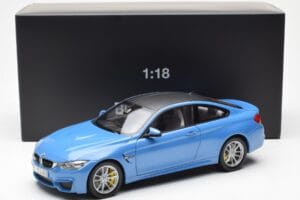 BMW M4 F82 Yas Marina Modrý Paragon 1:18 PA-97102 Kov – obrázok 8 z 8