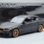 BMW M5 CS F90 Frozen Brands Hatch Šedý GT Spirit 1:18 - image 5 of 5