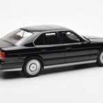 BMW M5 E34 Čierny Otto 1:18 OT690 - image 2 of 6