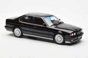 BMW M5 E34 Čierny Otto 1:18 OT690 Živica – obrázok 4 z 6
