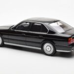 BMW M5 E34 Čierny Otto 1:18 OT690 - image 5 of 6
