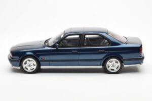 BMW M5 E34 Modrý Metallic Otto 1:18 OT576 Živica – obrázok 3 z 6